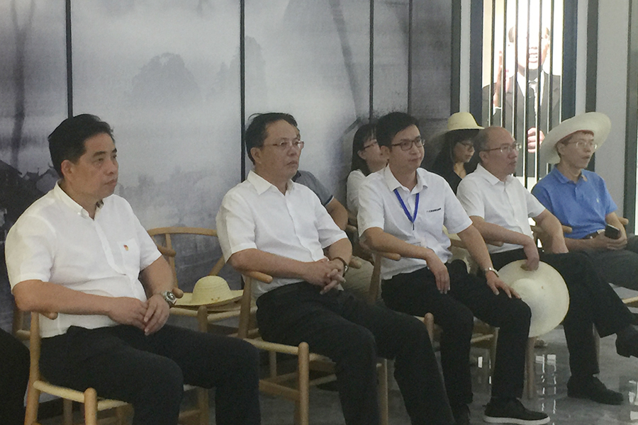F:\2015-2018年OA文件 电视机媒体播放图设计\2018-OA文件 电视机媒体播放图设计\2018.07.31-中央党校副校长王东京考察调研北京资源亚游集团集团\04.JPG
